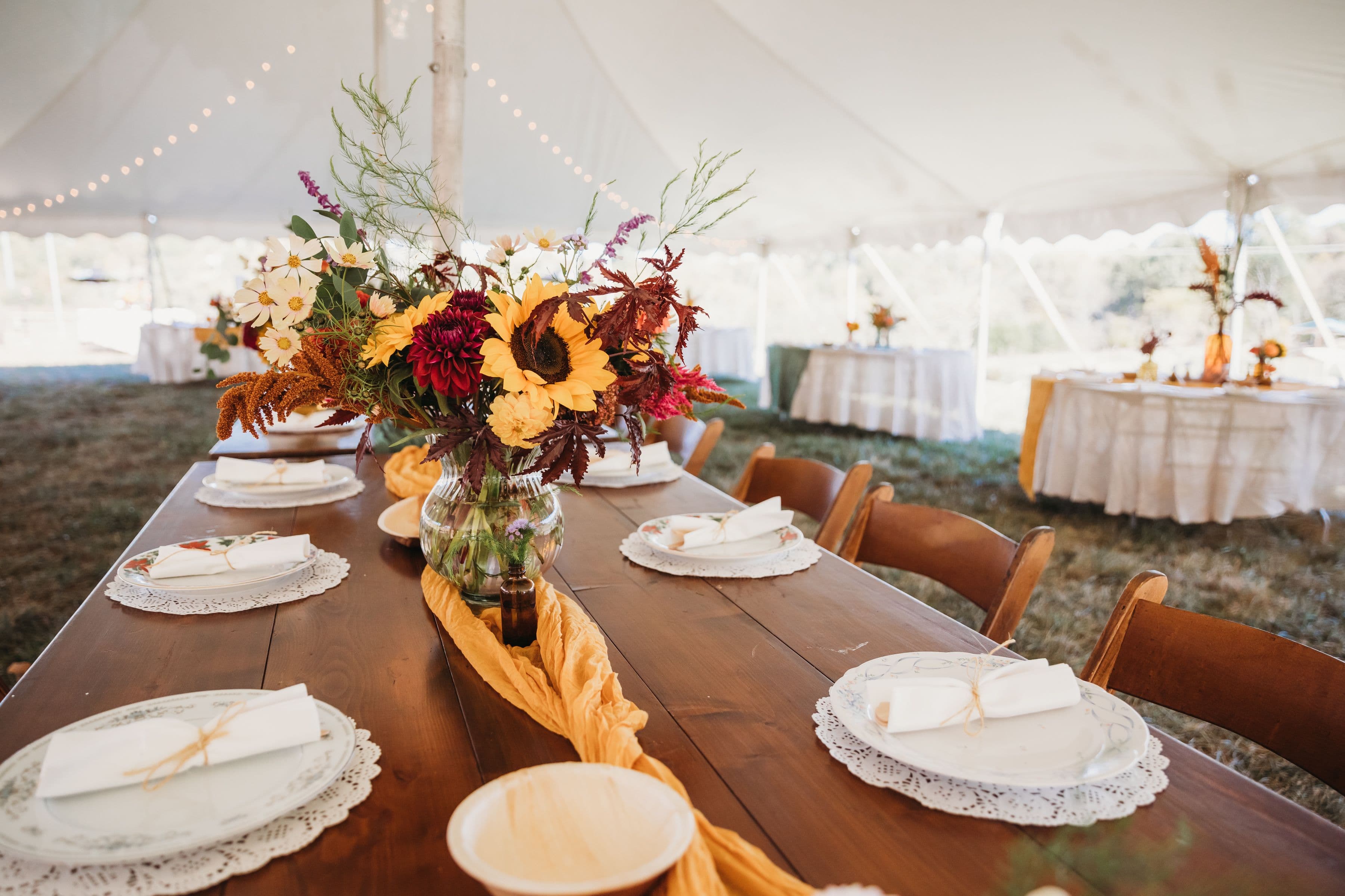 DIY Weddings: 6 Tips on How to Work With a Local Flower Farm